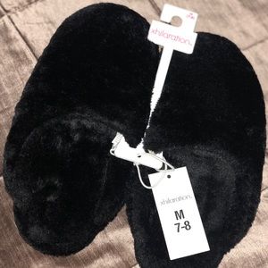 NEW UNWORN MED (7-8) BLACK XHILARATION SLIPPERS